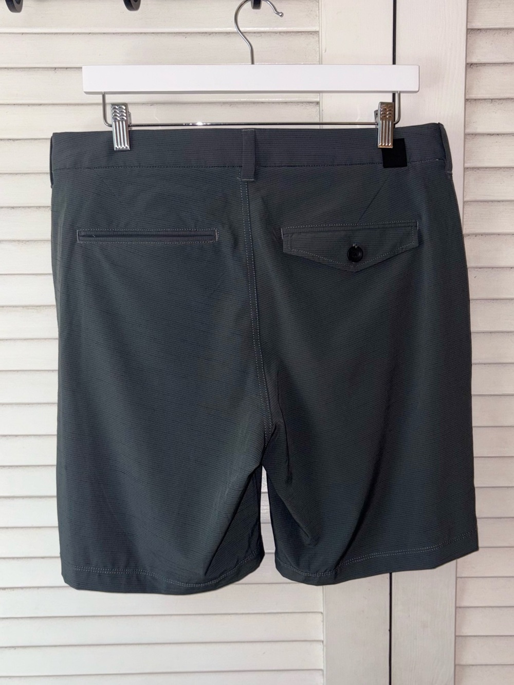 Vuori Meta Shorts 32 Slate Gray Performance Golf Casual Stretch Chino Shorts - Picture 3 of 4